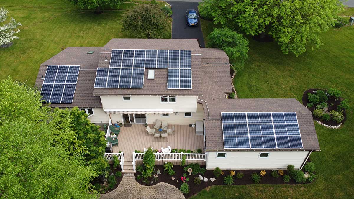 Geneva Homeowners Installs Solar